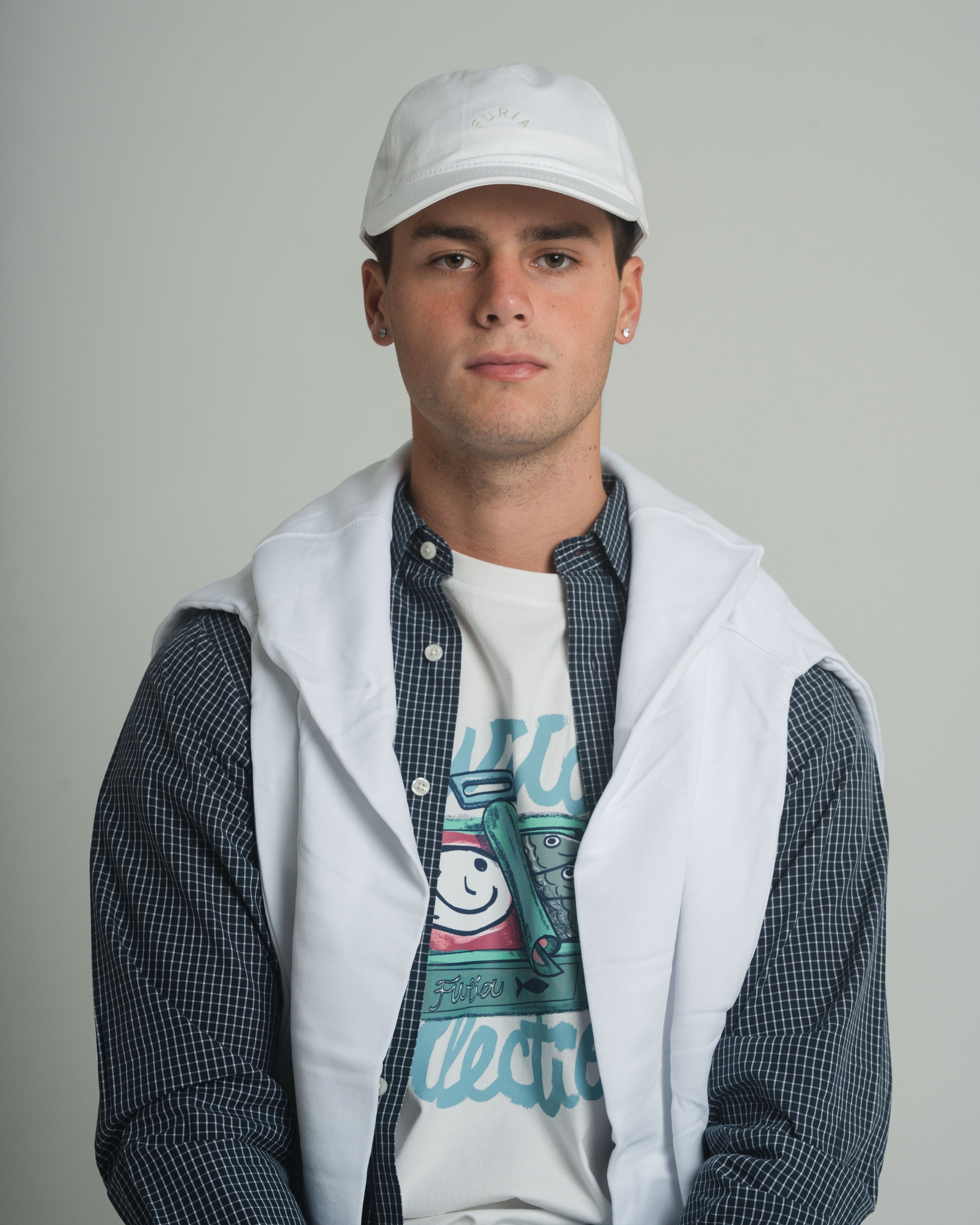 FURIAGEAR GORRA LOGO FURIA LETRAS GRIS COLOR BLANCO