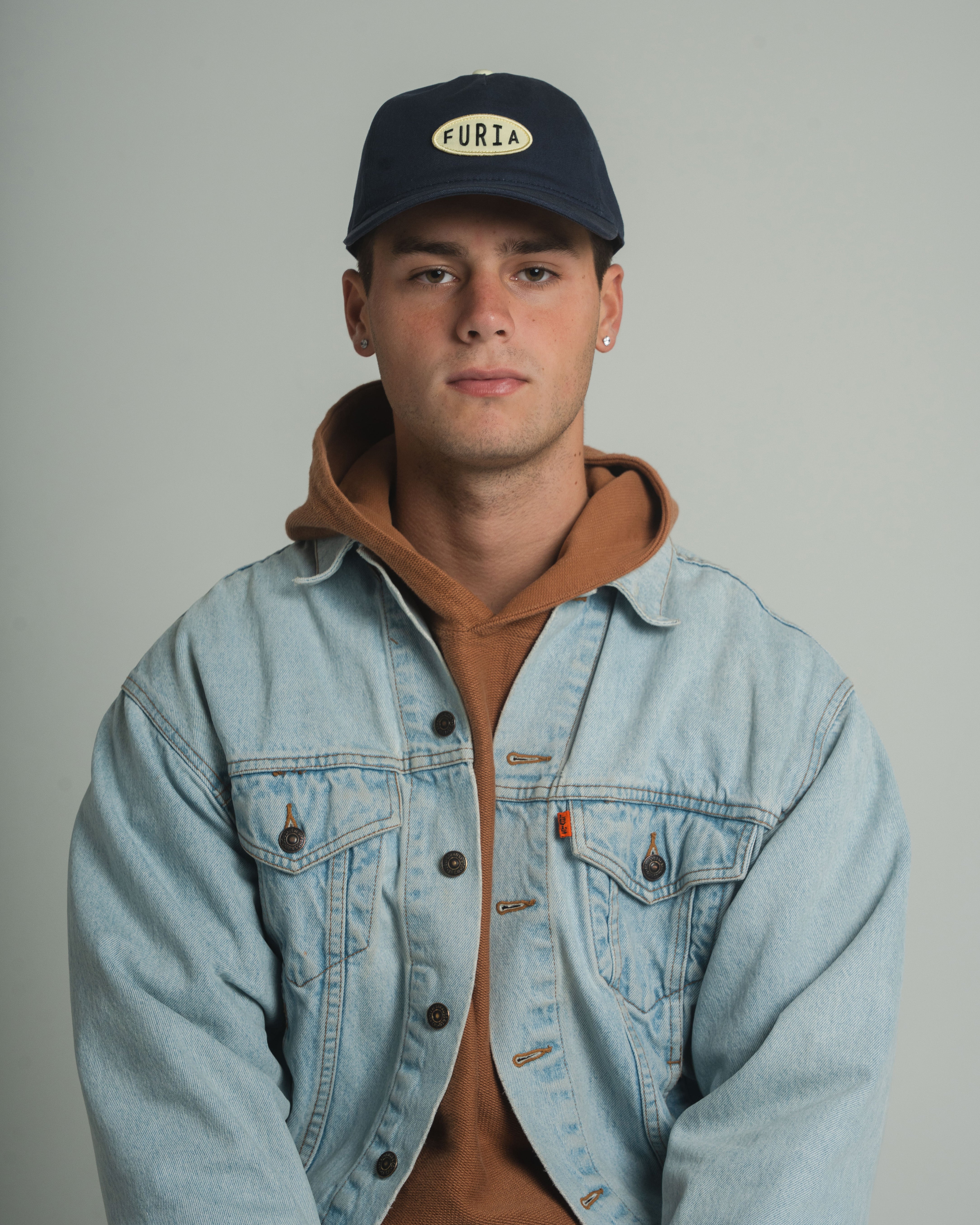 FURIAGEAR GORRA LOGO FURIA LETRAS NEGRAS FONDO AMARILLO COLOR TWILIGHT