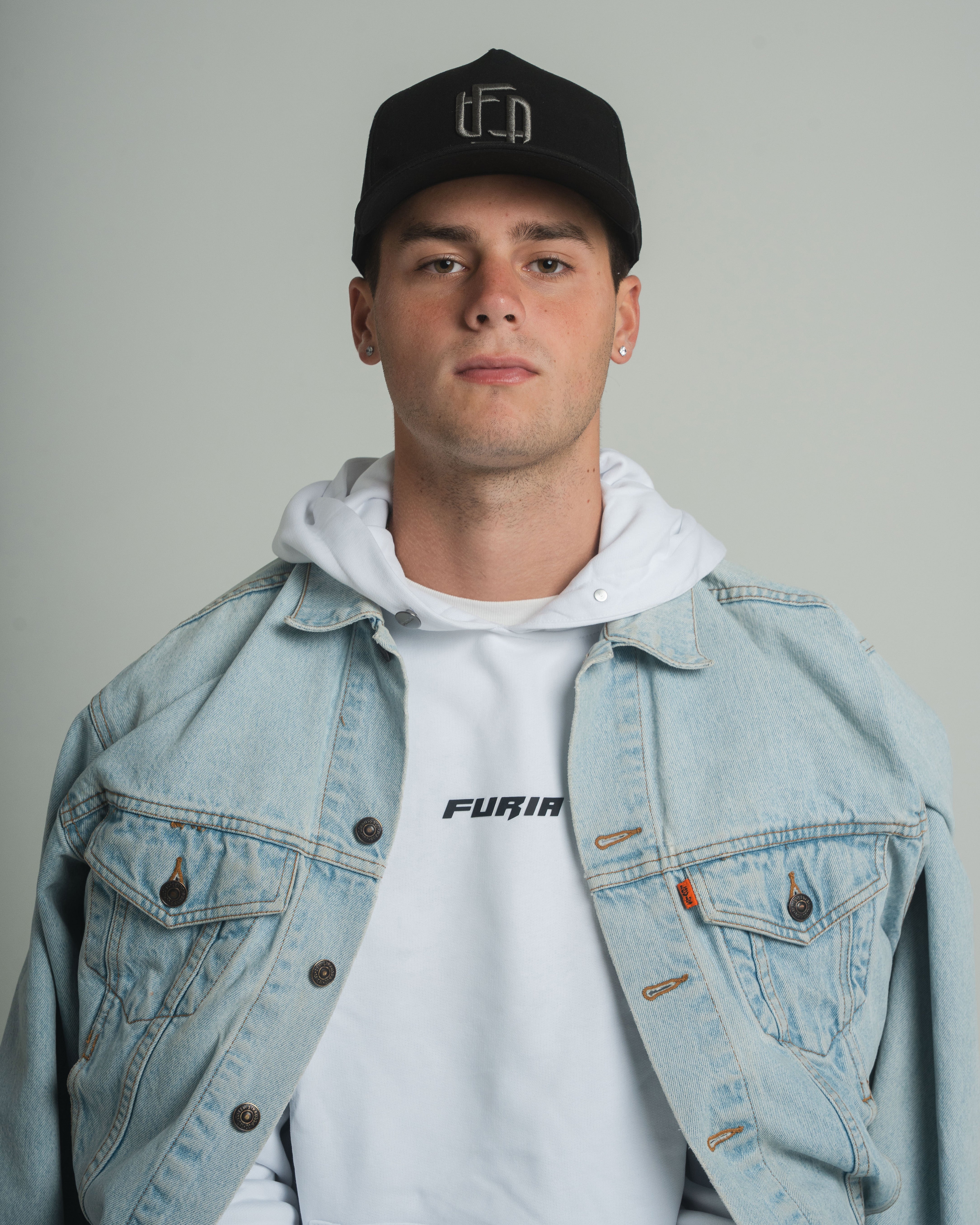 FURIAGEAR GORRA LOGO AMBIGRAMA COLOR NEGRO