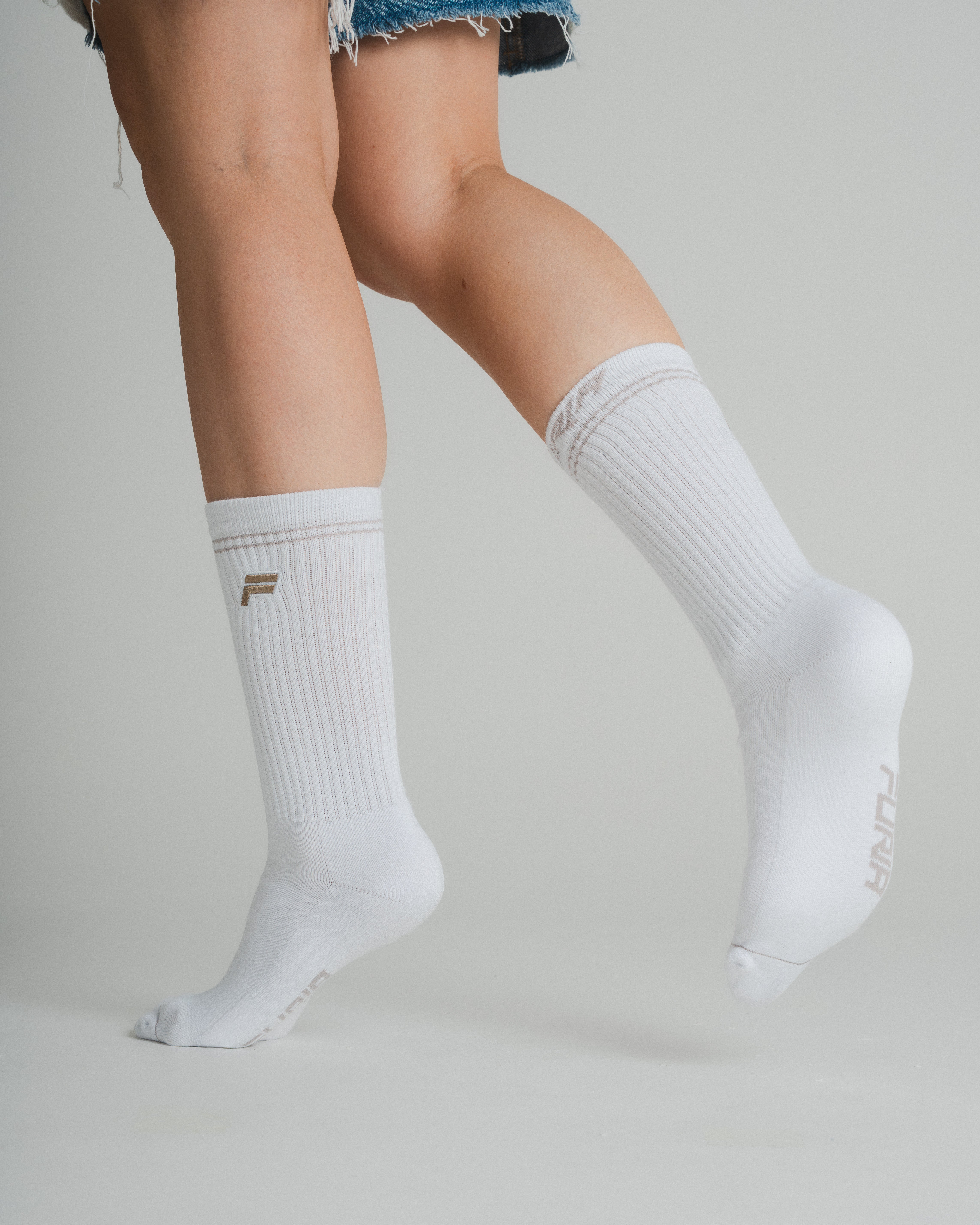 FURIAGEAR BASIC LONG WHITE SOCKS