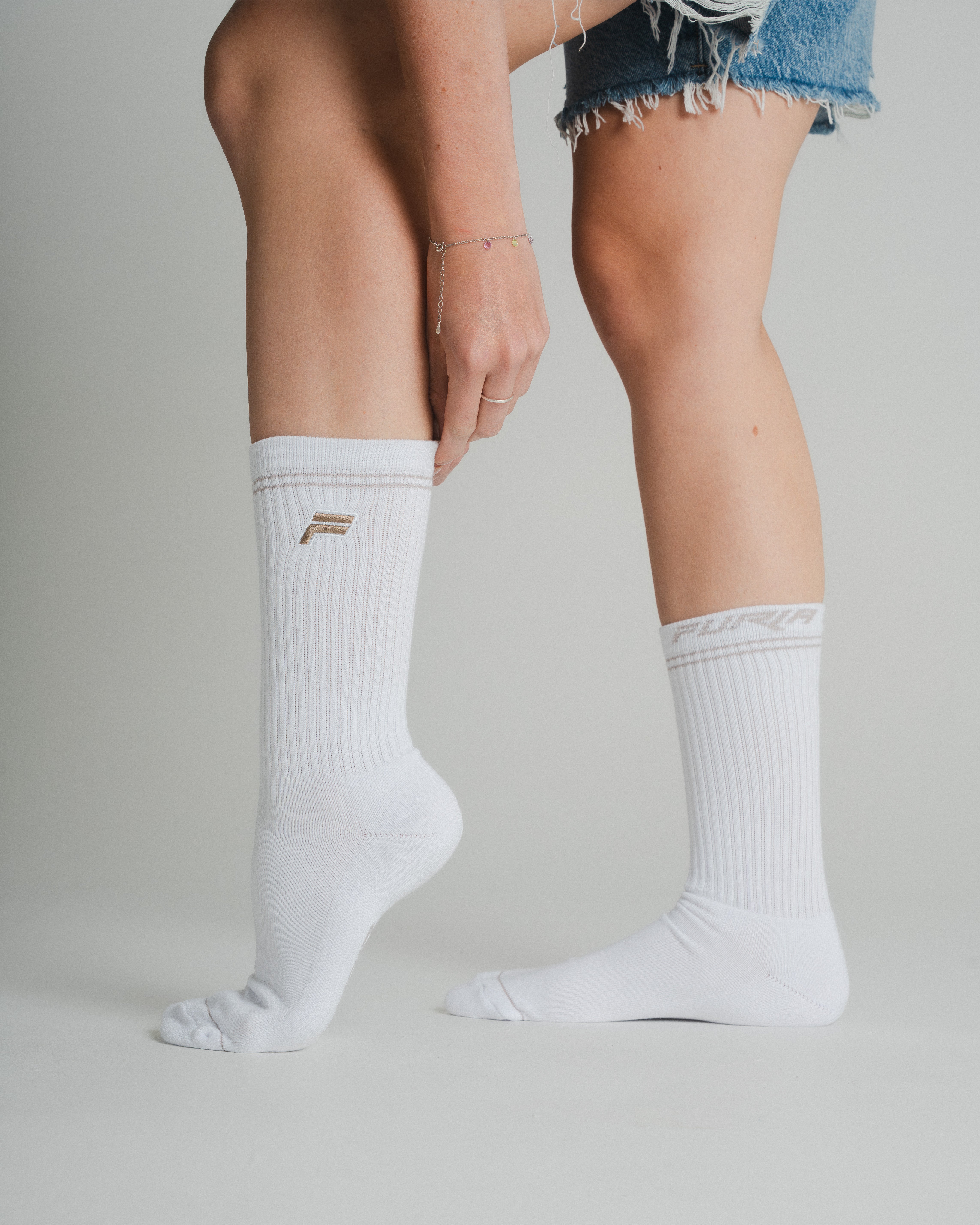 FURIAGEAR BASIC LONG WHITE SOCKS