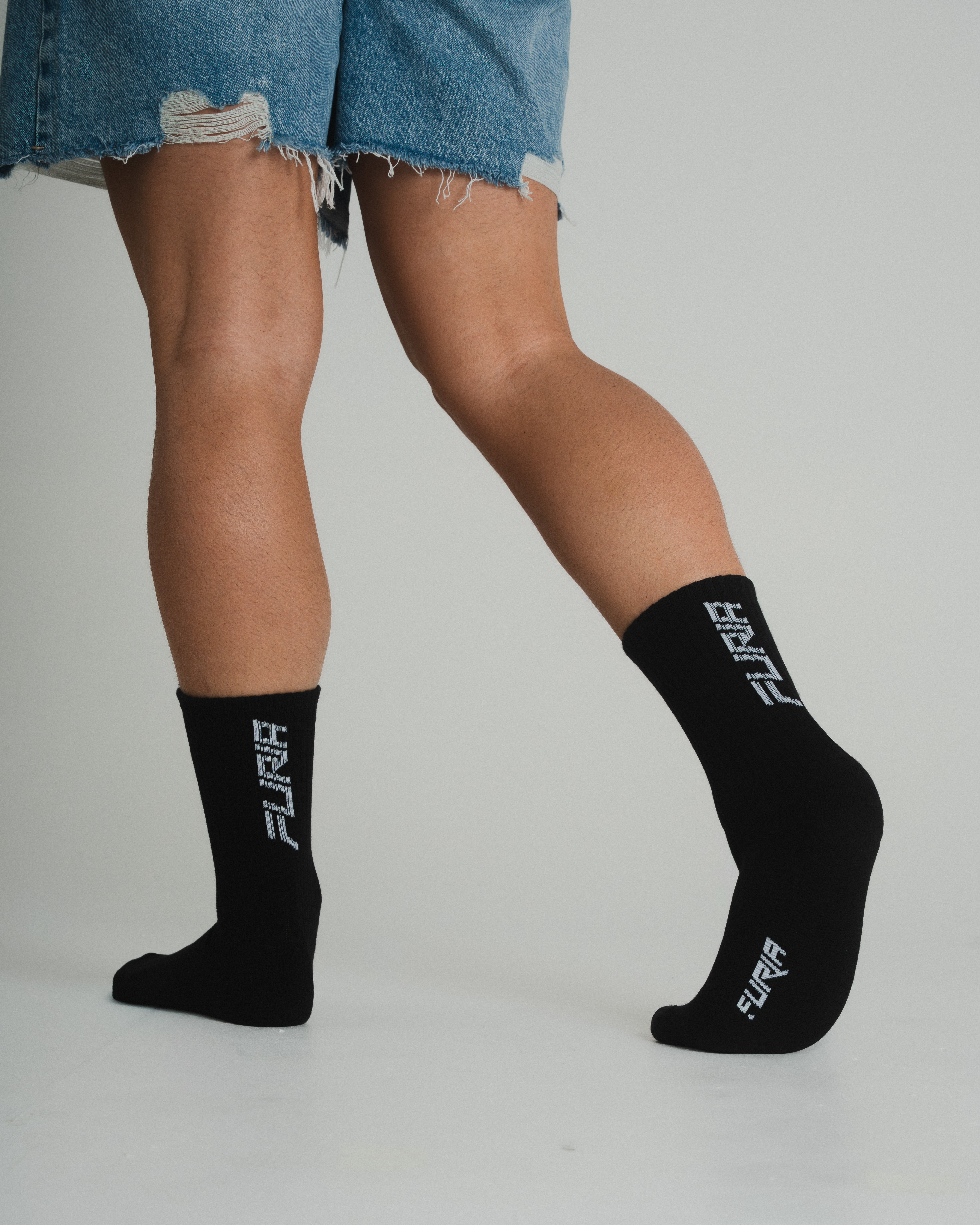 SOCK LONG LOGO VERTICAL BLACK