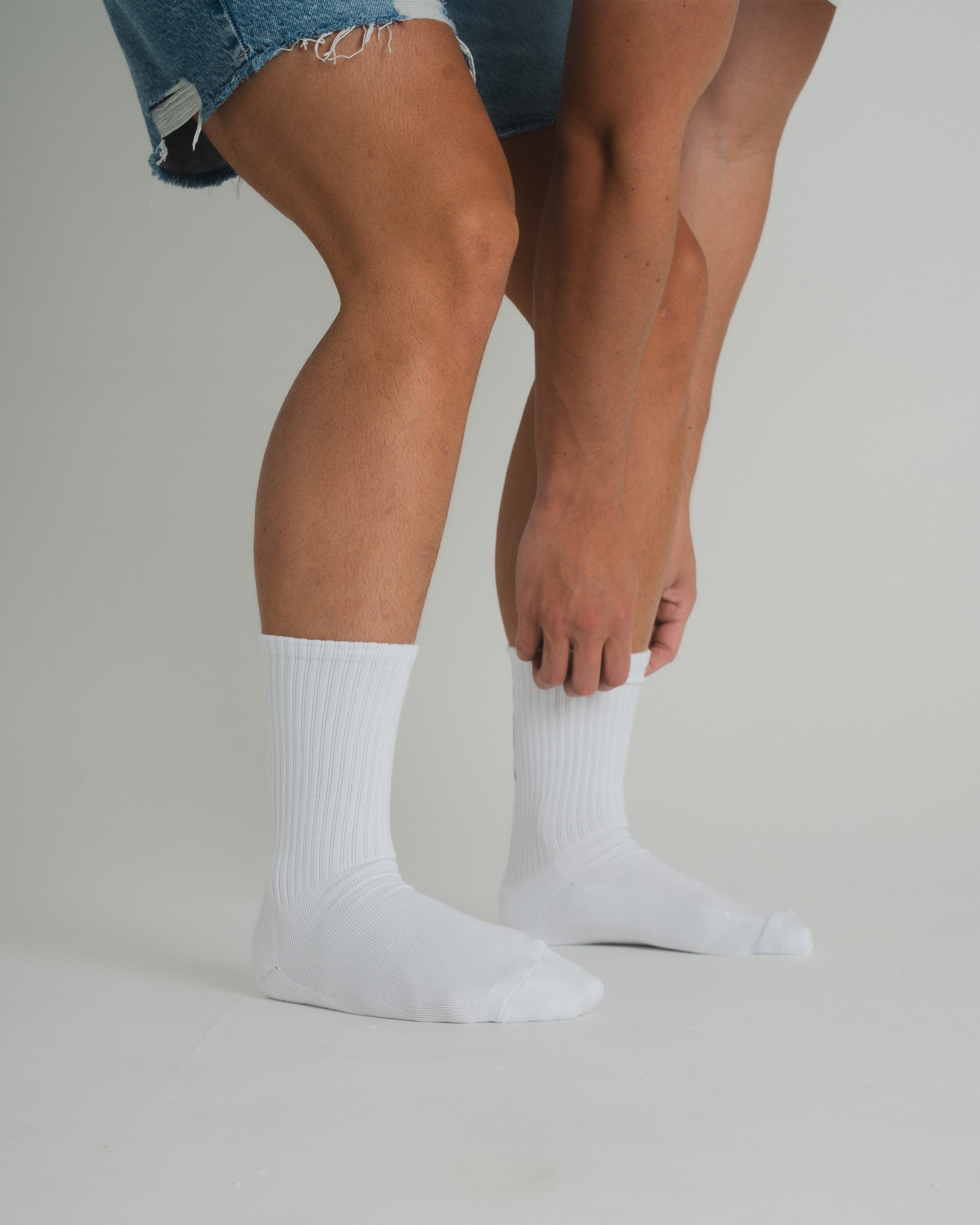 SOCK LONG LOGO VERTICAL WHITE
